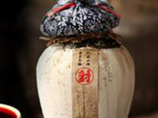 中國十大黃酒排行榜,古越龍山遠(yuǎn)銷海外、會(huì)稽山口感純正 中國十大黃酒排行榜,古越龍山遠(yuǎn)銷海外、會(huì)稽山口感純正