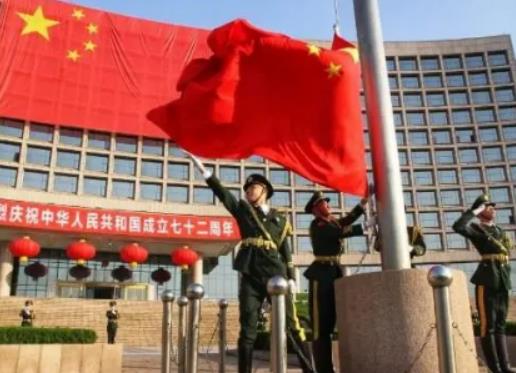 北京升旗時間是根據什么定的?元旦去北京看升旗的人多嗎 北京升旗時間是根據什么定的?元旦去北京看升旗的人多嗎