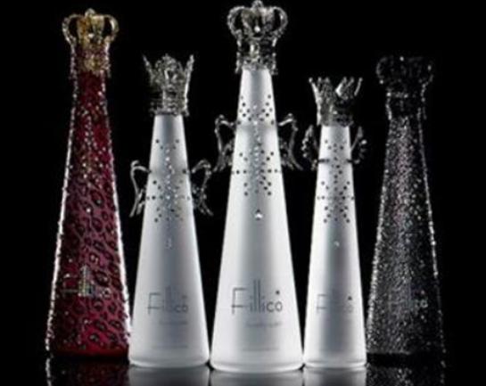 世界十大最貴的飲用水排名,科納鹽鹵水、ExousiaGold都是家里有礦的人才喝 世界十大最貴的飲用水排名,科納鹽鹵水、ExousiaGold都是家里有礦的人才喝