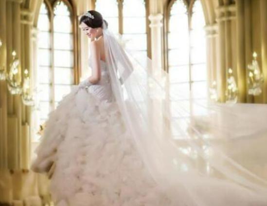 十大婚紗品牌排行榜,王薇薇款式簡潔流暢、普洛諾維斯以優(yōu)雅聞名 十大婚紗品牌排行榜,王薇薇款式簡潔流暢、普洛諾維斯以優(yōu)雅聞名
