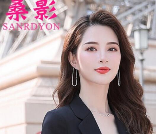 中國(guó)十大女職業(yè)裝品牌,佐馬仕職業(yè)裝不易皺、范思藍(lán)恩職業(yè)裝非常干練 中國(guó)十大女職業(yè)裝品牌,佐馬仕職業(yè)裝不易皺、范思藍(lán)恩職業(yè)裝非常干練