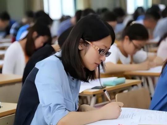 考公務(wù)員能報(bào)考哪些崗位?2024年公務(wù)員考試比去年難嗎 考公務(wù)員能報(bào)考哪些崗位?2024年公務(wù)員考試比去年難嗎