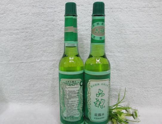 花露水噴在車里好嗎?花露水噴在臉上會怎么樣 花露水噴在車里好嗎?花露水噴在臉上會怎么樣