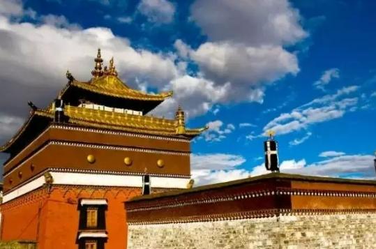 中國(guó)十大藏傳佛教寺院,布達(dá)拉宮歷史悠久、扎什倫布寺文化底蘊(yùn)深厚 中國(guó)十大藏傳佛教寺院,布達(dá)拉宮歷史悠久、扎什倫布寺文化底蘊(yùn)深厚