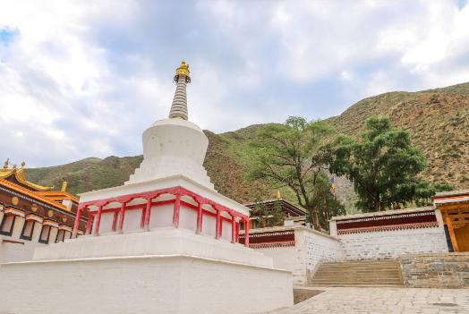 中國(guó)十大藏傳佛教寺院,布達(dá)拉宮歷史悠久、扎什倫布寺文化底蘊(yùn)深厚 中國(guó)十大藏傳佛教寺院,布達(dá)拉宮歷史悠久、扎什倫布寺文化底蘊(yùn)深厚