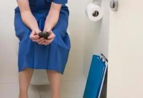 冬季女性為什么會頻繁上廁所 導致尿頻的原因這些情況要小心 冬季女性為什么會頻繁上廁所 導致尿頻的原因這些情況要小心
