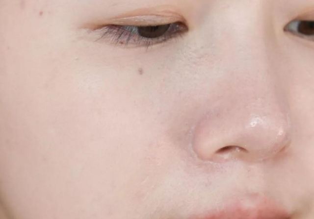 為什么底妝不服帖 底妝如何才能服帖 為什么底妝不服帖 底妝如何才能服帖