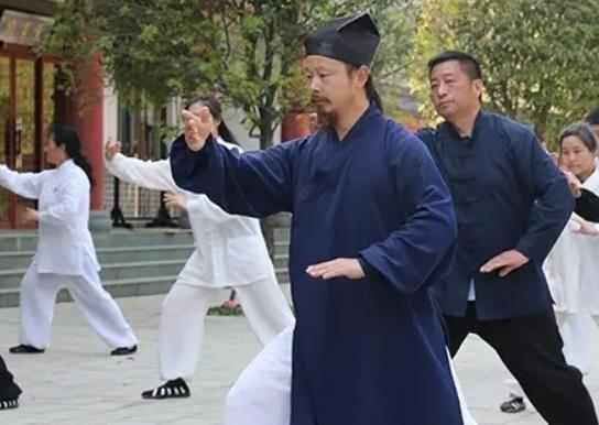 怎樣才能練好楊氏太極拳?太極拳怎么移動重心 怎樣才能練好楊氏太極拳?太極拳怎么移動重心