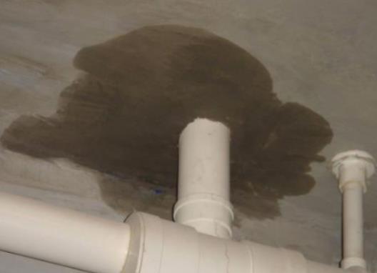 衛生間漏水不砸磚注膠可靠嗎?廁所漏水到樓下不砸地磚怎么解決 衛生間漏水不砸磚注膠可靠嗎?廁所漏水到樓下不砸地磚怎么解決