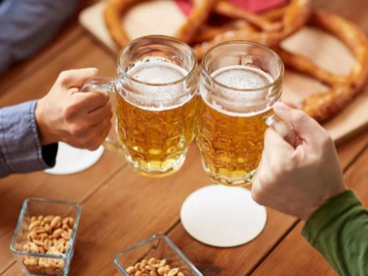 喝酒同時喝豆漿解酒嗎?喝酒喝吐了怎么辦 喝酒同時喝豆漿解酒嗎?喝酒喝吐了怎么辦