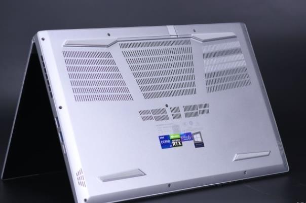 機械革命UmiPro3怎么樣 超薄簡約搭載130W滿血RTX3060顯卡