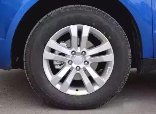 冷車熱車胎壓是不是不一樣?輪胎側(cè)面允許劃傷多深?