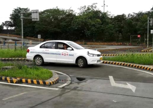 學(xué)車學(xué)時(shí)上傳需要多久?學(xué)車刷學(xué)時(shí)和不刷學(xué)時(shí)的區(qū)別