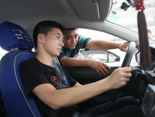 學車學時規定一次一小時時間能上傳嗎?沒刷學時居然能約考是怎么回事