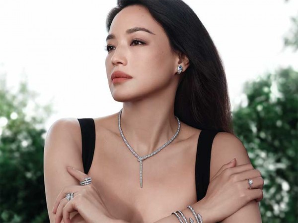 品牌代言人舒淇佩戴BVLGARI寶格麗Serpenti系列手表驚艷亮相廣告大片 盡展自信率真風(fēng)范 品牌代言人舒淇佩戴BVLGARI寶格麗Serpenti系列手表驚艷亮相廣告大片 盡展自信率真風(fēng)范