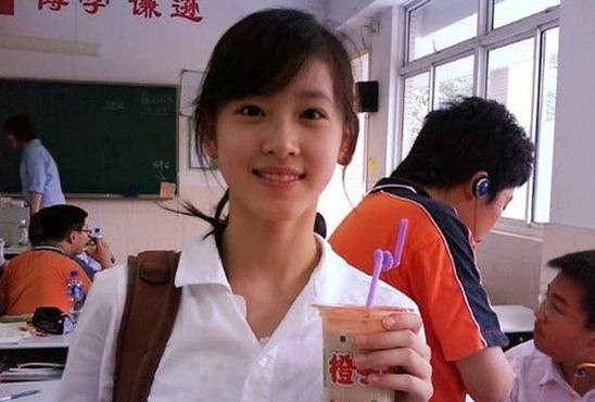 奶茶mm實(shí)習(xí)引圍觀,奶茶妹妹章澤天清純可愛(ài)真是宅男女神,揭秘奶茶妹妹走紅的原因組圖